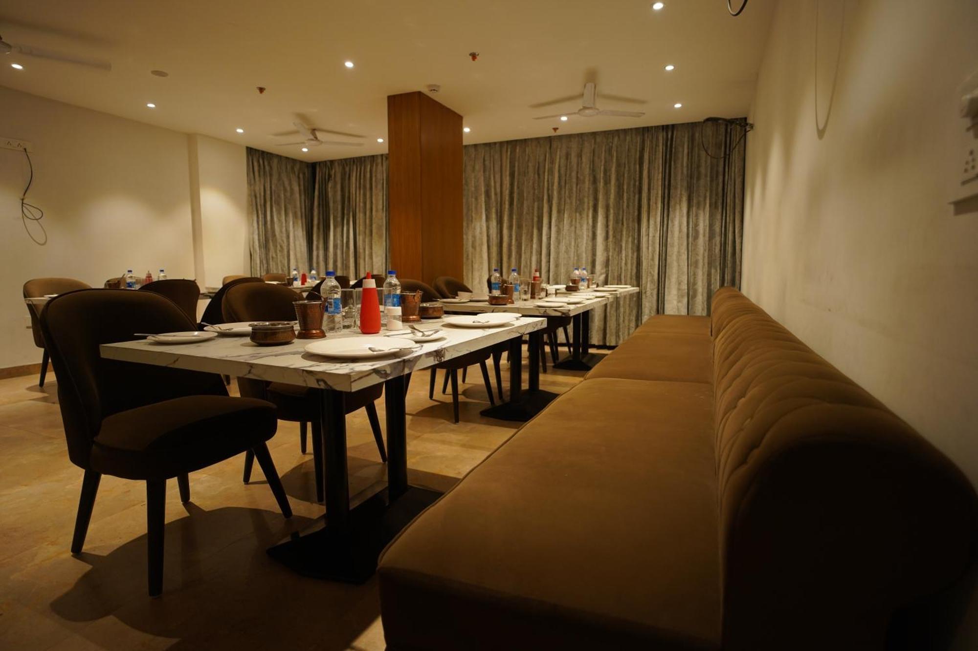 Hotel Mumbai House Express Udaipur Extérieur photo